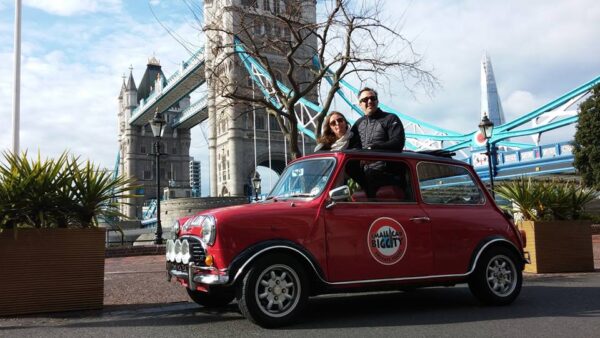 romantic valentines day tour of london red mini tower bridge