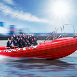 corporate entertainment london red speed boat