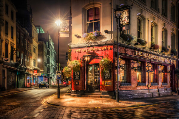 London by Night by smallcarBIGCITY Pub
