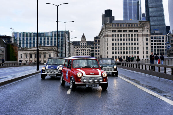 Best Bits Tour - classic mini tour Cars on London Bridge smallcarBIGCITY