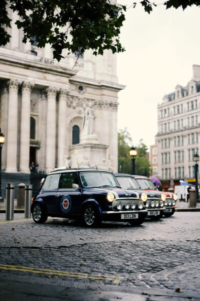 smallcarBIGCITY London Landmarks tour - Classic Mini Cooper St Pauls Cathedral