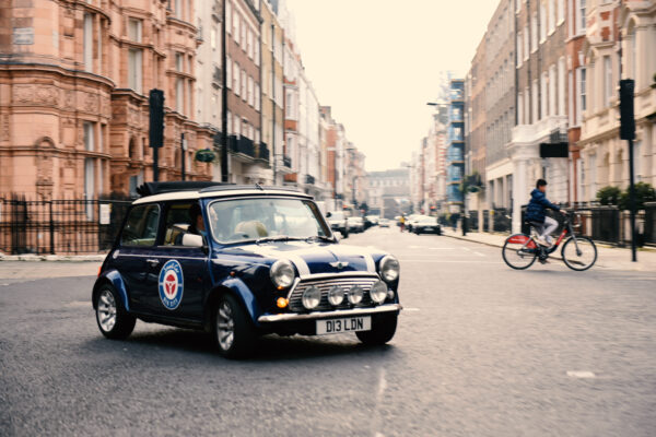 smallcarBIGCITY - Classic Mini Cooper hire - Car tours of London - Best Bits Tour - Dot and boris Bike