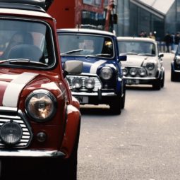 smallcarBIGCITY - Classic Mini Cooper hire - Car tours of London - Best Bits Tour - Minis on Parade