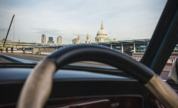 smallcarBIGCITY - Classic Mini Cooper hire - Car tours of London - Landmarks Tour - St Pauls from the Minis