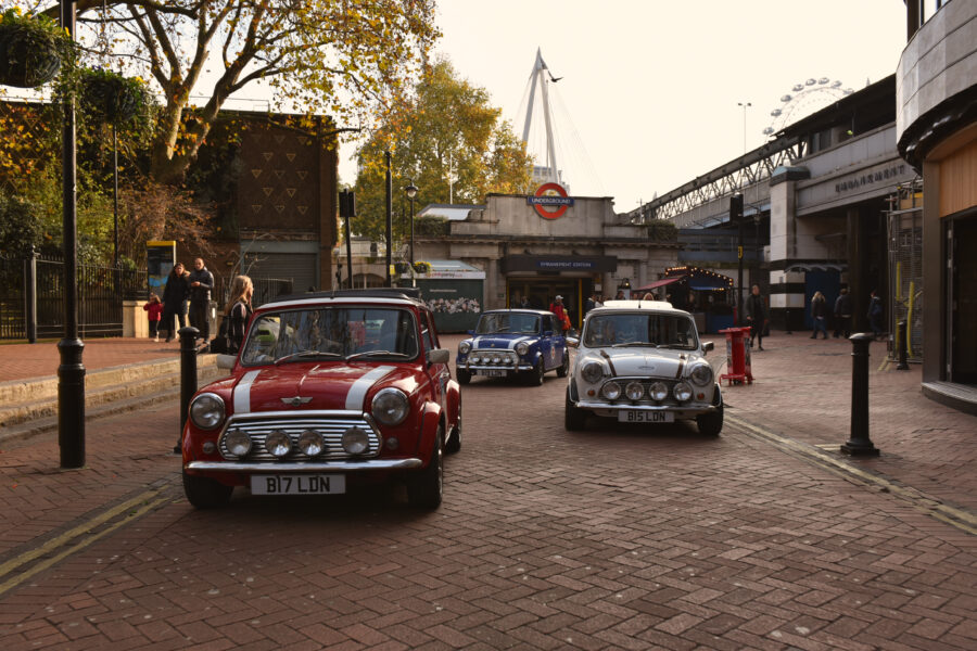 smallcarBIGCITY - Classic Mini Cooper hire - Car tours of London - Landmarks of London Tour - Poppy, Lilly, Betty at Embankment