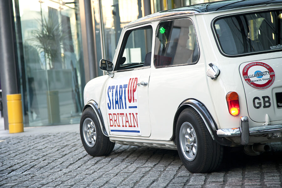 smallcarBIGCITY-Classic-Mini-Cooper-hire-Car-tours-of-London-Outdoor-Advertising-Lilly-start-up-britian