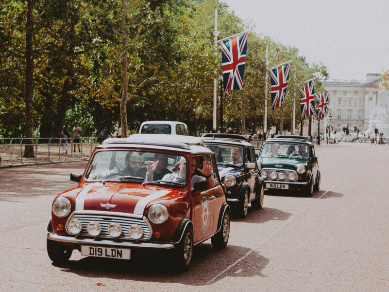 smallcarBIGCITY - Classic Mini Cooper hire - Car tours of London - Panoramic Tour - minis on the Mall