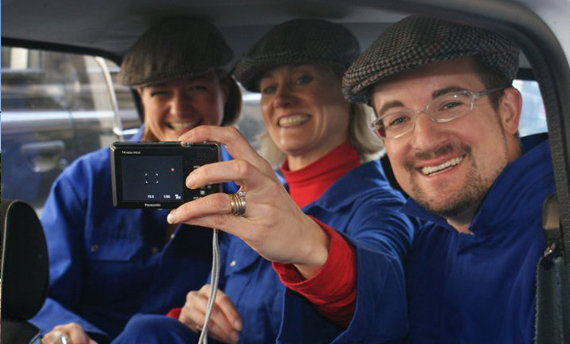 smallcarBIGCITY - Classic Mini Cooper hire - Car tours of London - Treasure Hunts - Team Photo