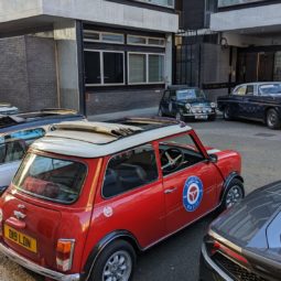 Rover P5 and classic Minis in London scBC Luxe
