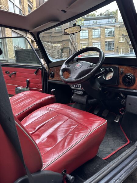 smallcarBIGCITY Classic Mini Cooper Hire London Car Stella. Interior 2